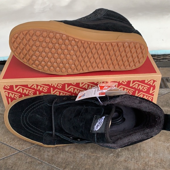 VANS • Men’s Sk8-Hi Mte (Mte) Black/Gum
VN0A33TXGT7 Sneakers Boots - Picture 10 of 16